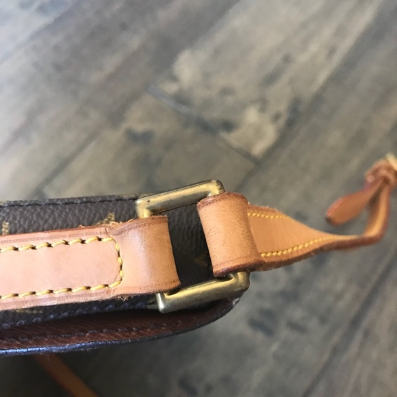 💯 Authentic Louis Vuitton Chantilly MM Crossbody - Picture 5 of 8